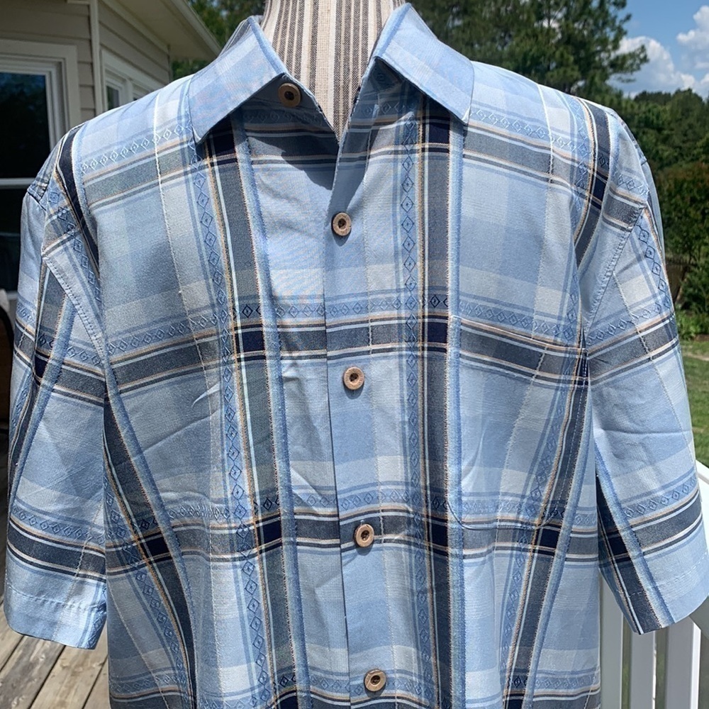 TOMMY Bahama Silk Casual Button Down Shirt Size medium